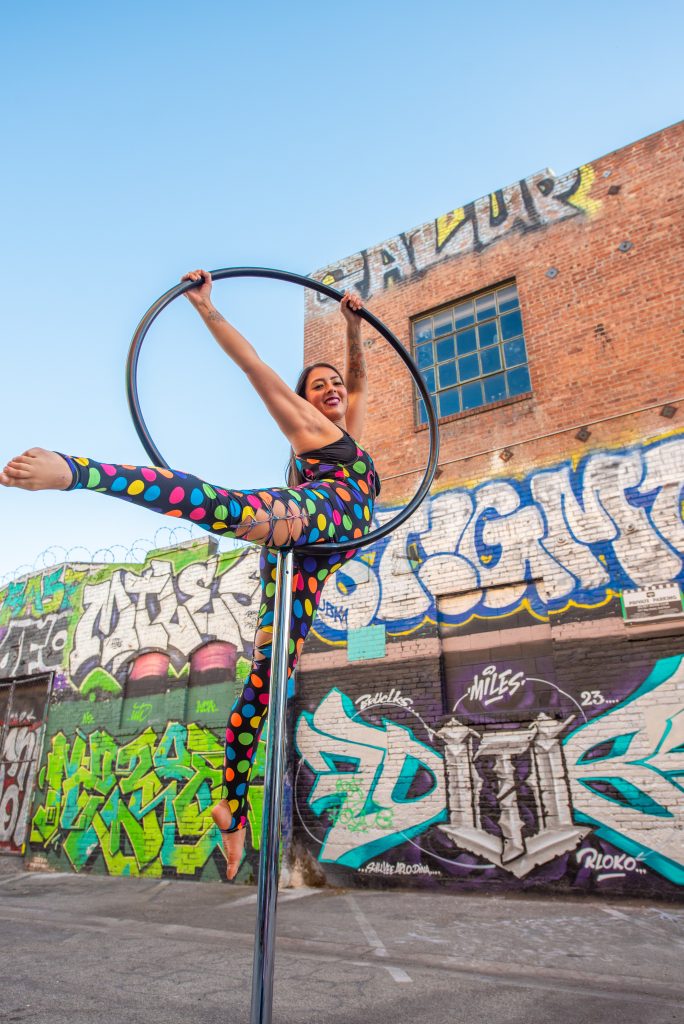 HOOP DANCE & JUGGLING