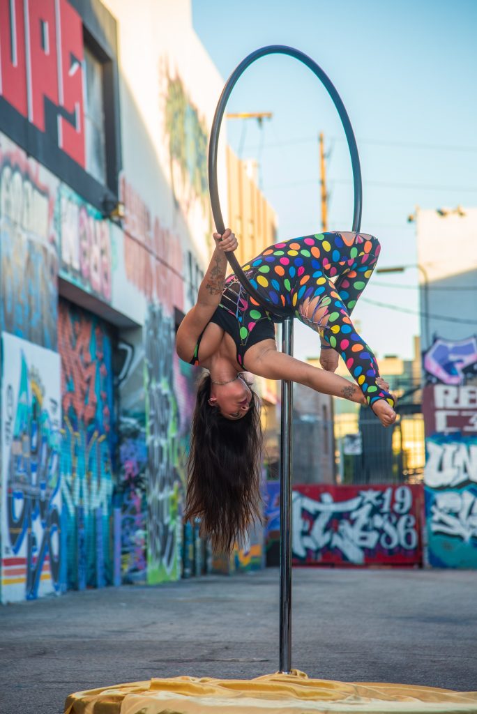 HOOP DANCE & JUGGLING