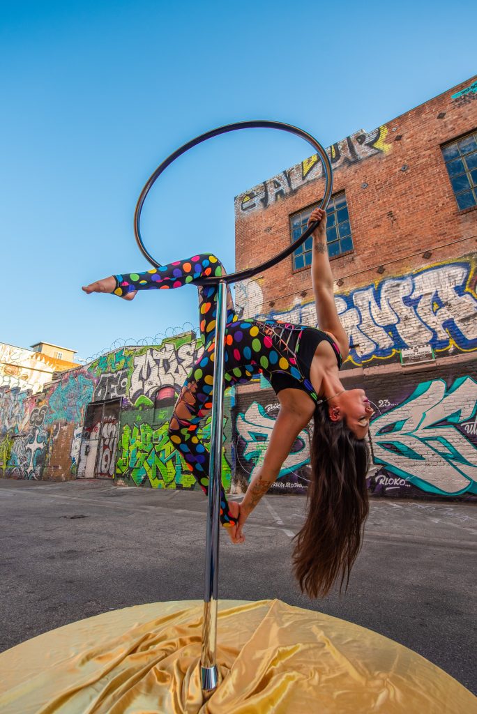 HOOP DANCE & JUGGLING