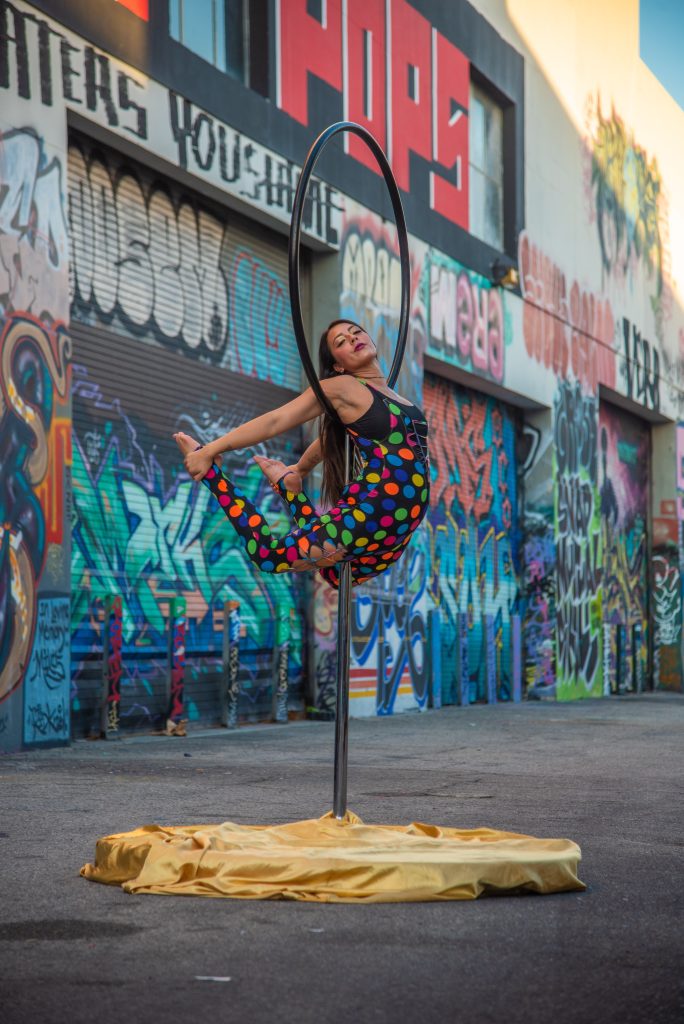 HOOP DANCE & JUGGLING